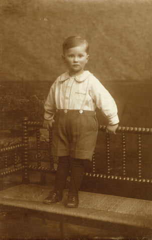 A photograph of a young Alfred Peet